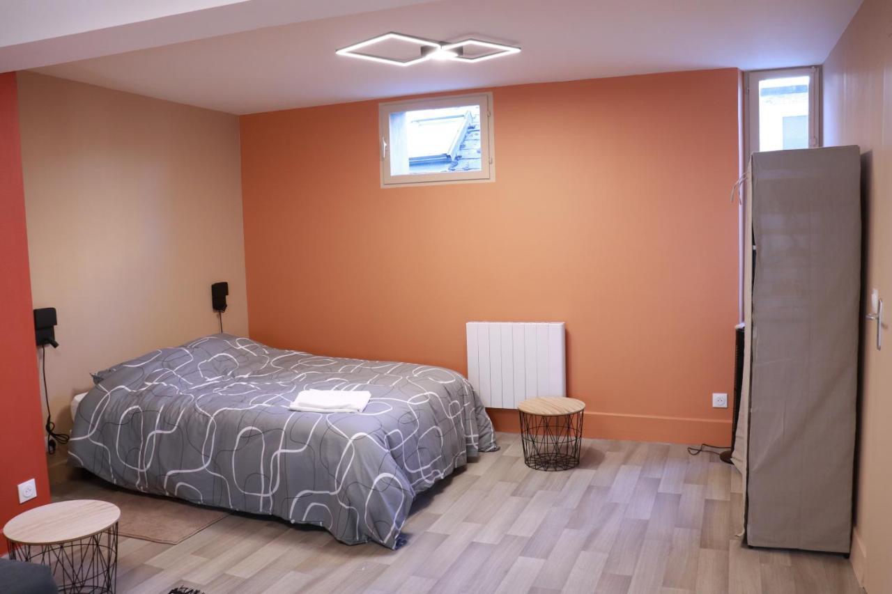 Sejour Tout Confort En Plein Coeur De Nevers, Studios Galet-Carbone Ou Terra Cotta ภายนอก รูปภาพ